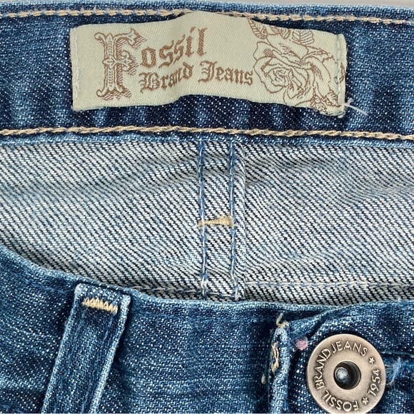 Fossil Brand Jeans Swift Boot Cut Size 2R Blue Medium Wash Distressed Bottom Hem - Picture 10 of 12